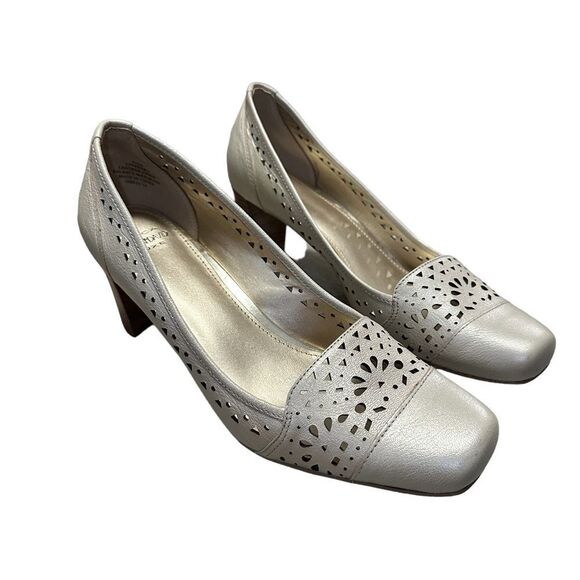 Joan & David luxe pale gold leather with wood look heels size 9.5 - Picture 2 of 10